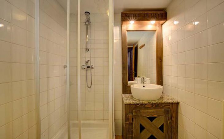 Chalet Libra, Val Thorens, Bathroom 2